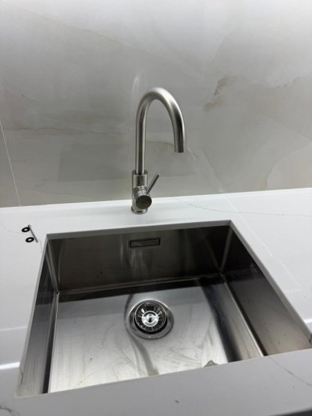 Tirane, jepet me qera apartament 2+1+Aneks+Ballkon Kati 7, 83 m² 80.000 € (Rruga Him Kolli)