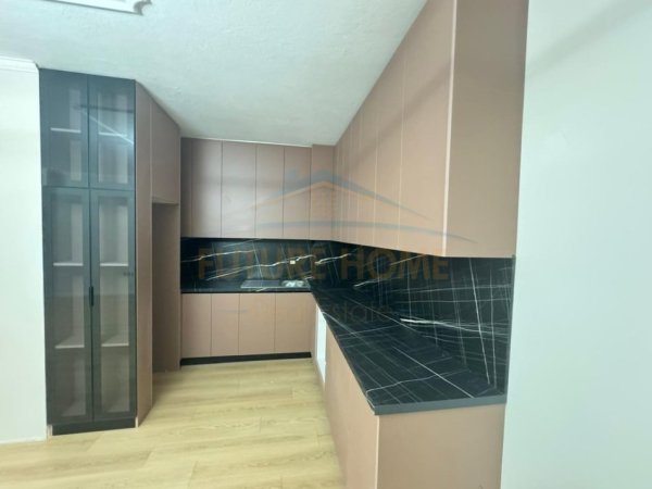 Tirane, shitet apartament 2+1+Ballkon Kati 7, 120 m² 158.000 € (MISTO MAME)