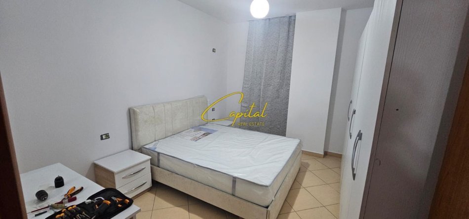 Tirane, jepet me qera apartament 2+1 Kati 3, 110 m² 500 € (YZBERISHT)