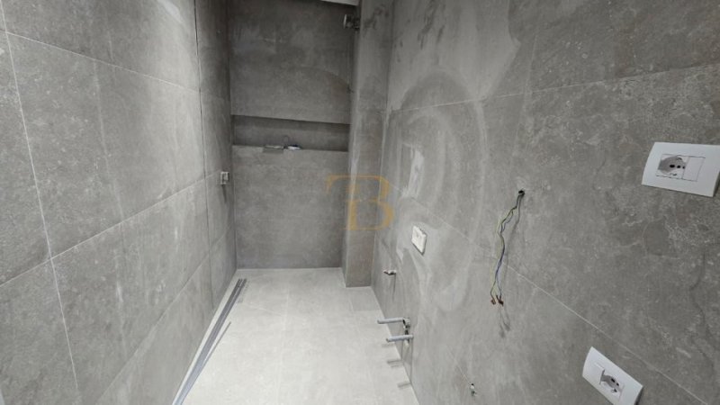 Tirane, shitet apartament 1+1+Ballkon Kati 6, 64 m² 210.000 € (rruga e Barrikadave)