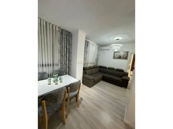 Tirane, shitet apartament 1+1+Aneks+Ballkon Kati 4, 55 m² 95.000 € 