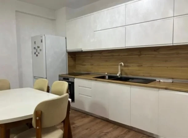 Tirane, jepet me qera apartament 2+1 Kati 2, 94 m² 600 € (kopshti botanik)