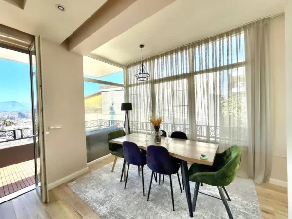 Tirane, shitet 2+1 , 150 m² 285.000 € 