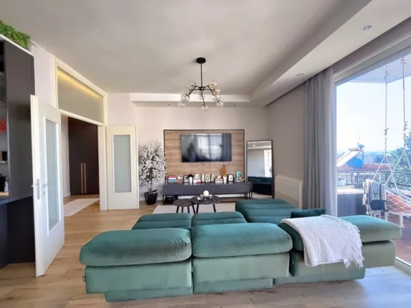 Tirane, shitet 2+1 , 150 m² 285.000 € 