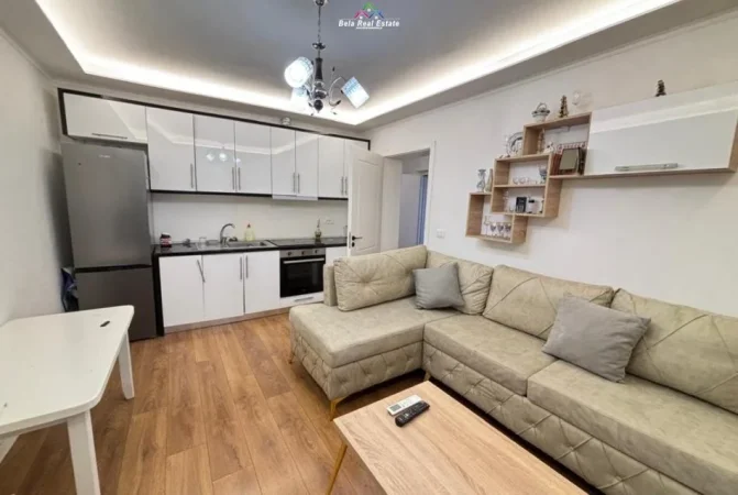 Tirane, jepet me qera apartament 2+1 Kati 3, 80 m² 600 € (Rruga Asim Vokshi)