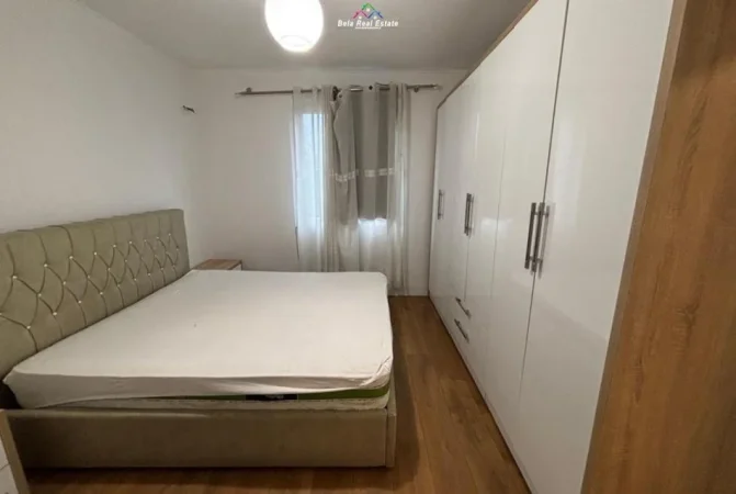 Tirane, jepet me qera apartament 2+1 Kati 3, 80 m² 600 € (Rruga Asim Vokshi)