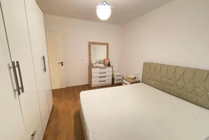 Tirane, jepet me qera apartament 2+1 Kati 3, 80 m² 600 € (Rruga Asim Vokshi)
