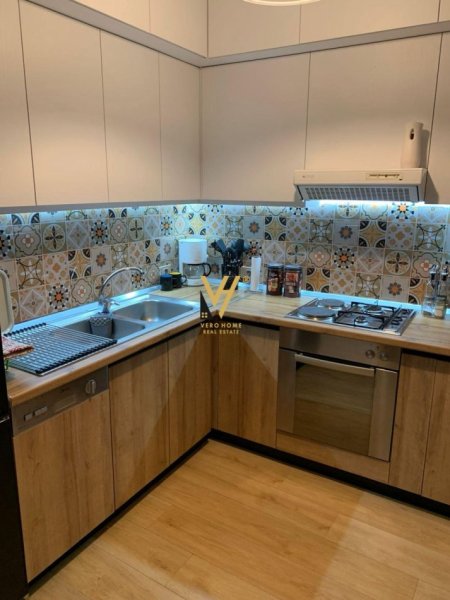 Tirane, shitet apartament 2+1+Ballkon Kati 5, 100 m² 280.000 € (MYSLYM SHYRI)