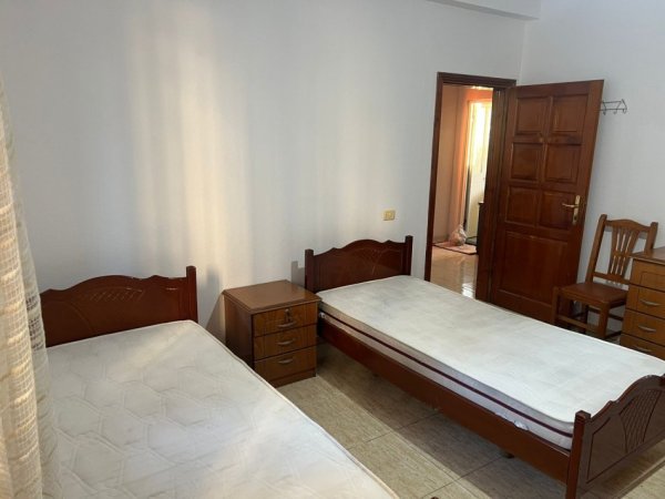 Tirane, jepet me qera apartament 2+1 , 90 m² 600 € (don bosko)