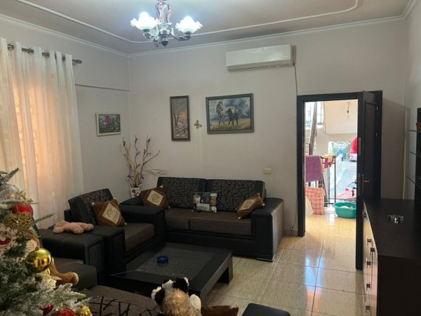 Tirane, jepet me qera apartament 2+1 , 90 m² 600 € (don bosko)