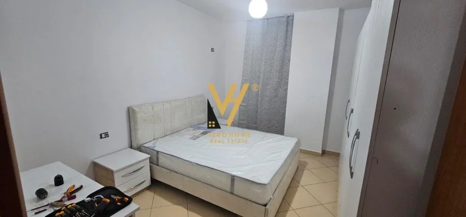 Tirane, jepet me qera apartament 2+1+Ballkon Kati 3, 110 m² 500 € (YZBERISHT)