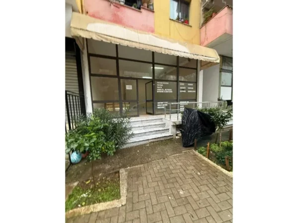 Tirane, shitet ambjent biznesi Kati 0, 61 m² 100.000 € (Yzberisht)