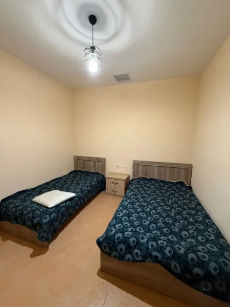 Tirane, jepet me qera apartament 2+1 Kati 1, 85 m² 500 € (kodra diellit)