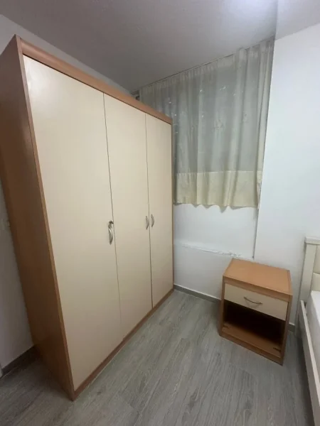 Tirane, jepet me qera apartament 1+1 , 64 m² 550 € (rruga durresit)
