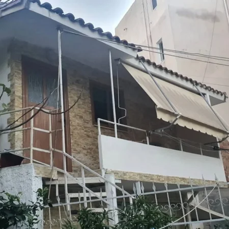 Vlore, jepet me qera apartament 1+1+Ballkon Kati 2, 45 m² 250 € (Rruga Hasan Sharra Vlore)