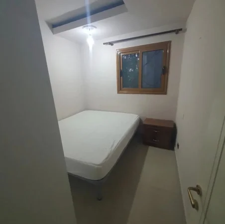 Vlore, jepet me qera apartament 1+1+Ballkon Kati 2, 45 m² 250 € (Rruga Hasan Sharra Vlore)