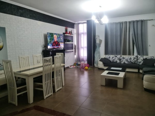 Tirane, shitet apartament 2+1+Ballkon Kati 6, 130 m² 255.000 € (Rruga Kodra e Diellit)