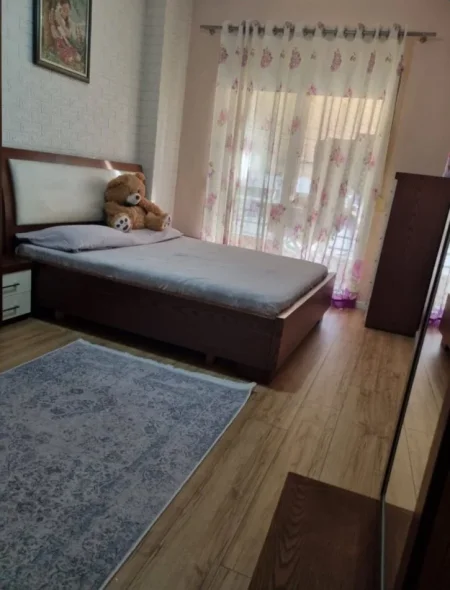Tirane, jepet me qera apartament 2+1+Ballkon Kati 6, 100 m² 500 € (Tek kompleksi qe eshte Sallon Linda)