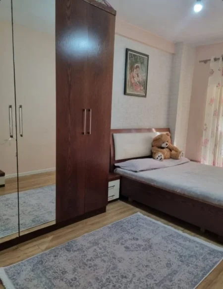 Tirane, jepet me qera apartament 2+1+Ballkon Kati 6, 100 m² 500 € (Tek kompleksi qe eshte Sallon Linda)