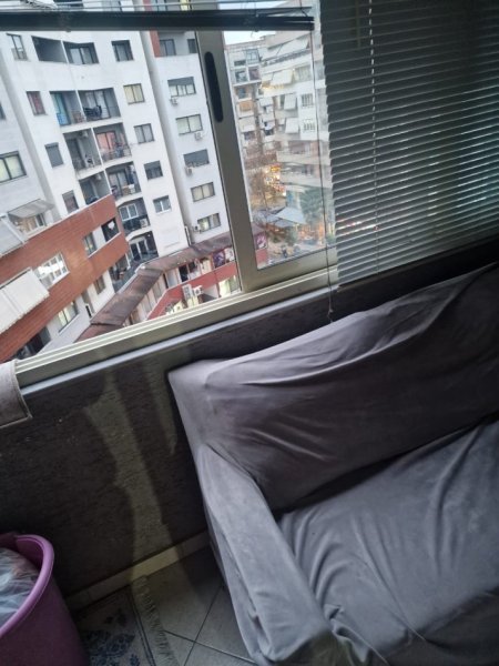 Tirane, jepet me qera apartament 2+1+Ballkon Kati 6, 100 m² 500 € (Tek kompleksi qe eshte Sallon Linda)