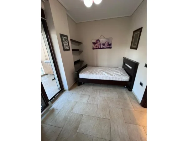 Tirane, jepet me qera apartament 3+1+Ballkon Kati 9, 100 m² 900 € (Blloku)