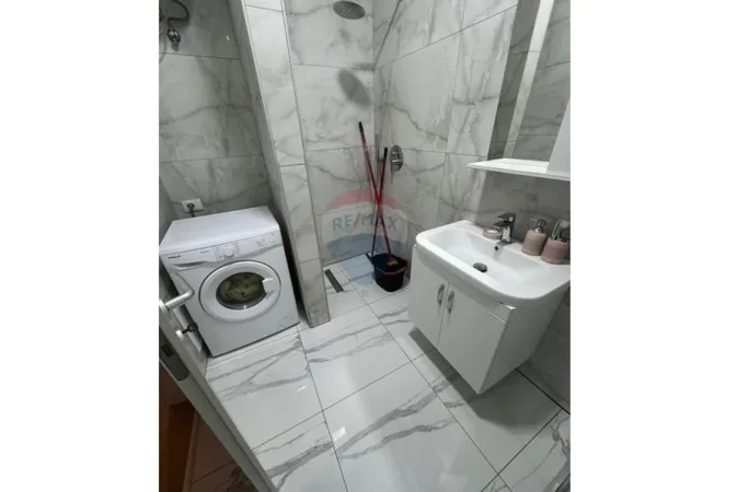 Shqiperi, jepet me qera apartament 1+1 Kati 2, 77 m² 500 € (siri kodra)