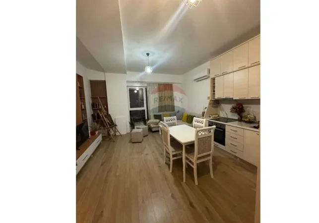 Shqiperi, jepet me qera apartament 1+1 Kati 2, 77 m² 500 € (siri kodra)