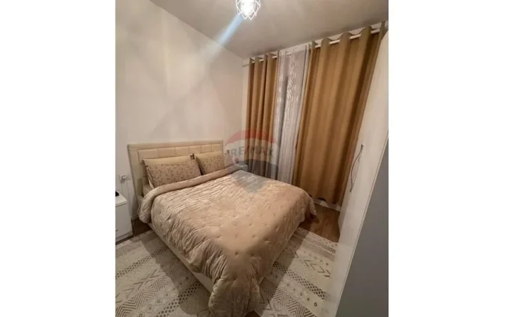 Shqiperi, jepet me qera apartament 1+1 Kati 2, 77 m² 500 € (siri kodra)
