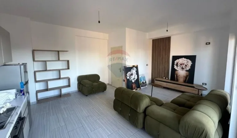 Tirane, jepet me qera apartament 2+1 Kati 5, 100 m² 550 € (teodor keko)
