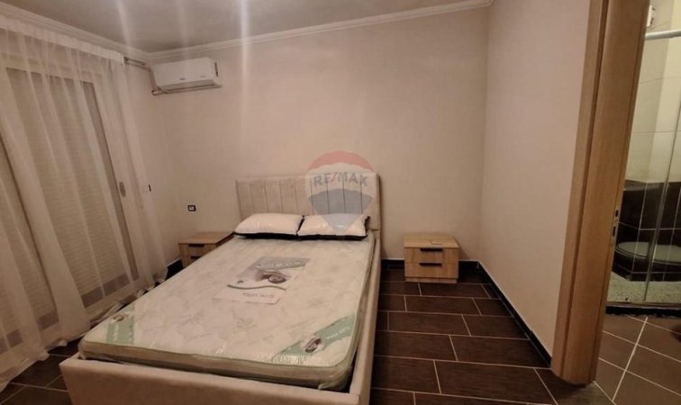 Tirane, jepet me qera apartament 2+1 Kati 6, 120 m² 500 € (pallatet cabej)