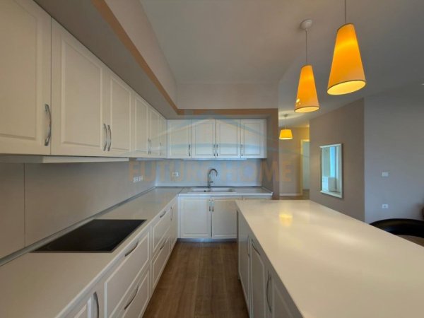 Tirane, jepet me qera apartament 3+1+Ballkon Kati 2, 155 m² 1.400 € (Mullet)