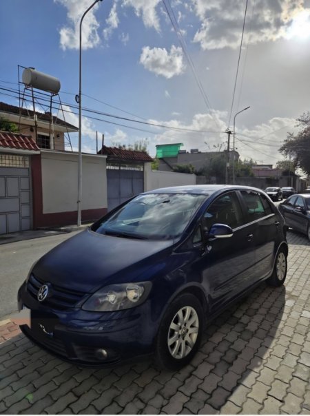 Tirane, shes makine Volkswagen Nafte, blu e errët automatik Kondicioner 322.000 km 3.200 €