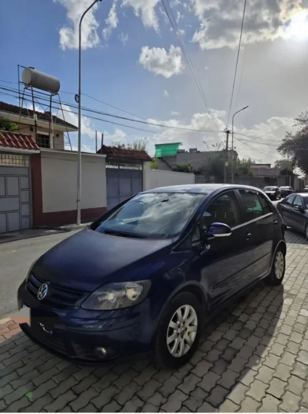 Tirane, shes makine Volkswagen Nafte, blu e errët automatik Kondicioner 322.000 km 3.200 €