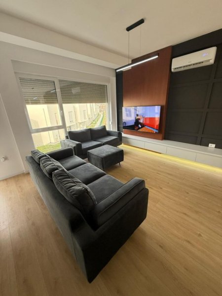 Tirane, shitet Vile 4+1+Ballkon Kati 3, 196 m² 399.000 € (Shefqet Ndroqi)