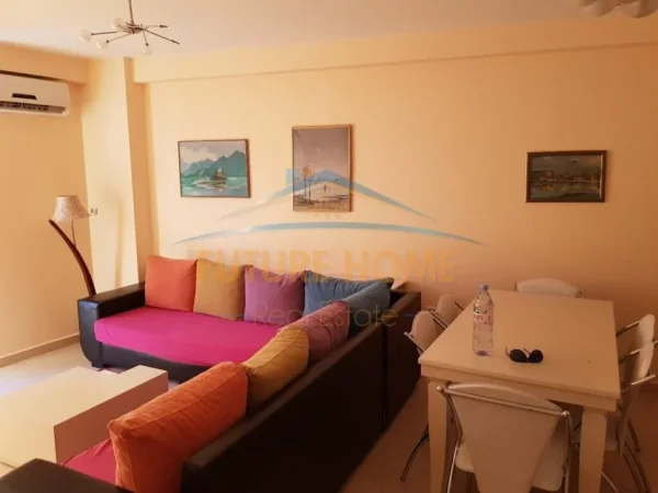 Tirane, jepet me qera apartament 2+1+Ballkon Kati 4, 86 m² 700 € (Rruga e Barrikadave)