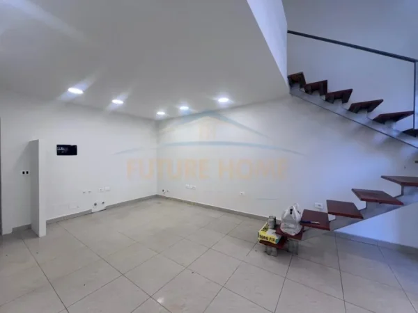Tirane, jepet me qera ambjent biznesi Kati 0, 50 m² 750 € (Rruga e Elbasanit)