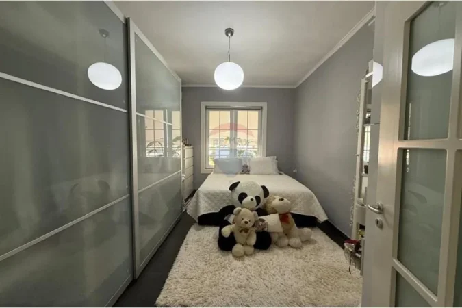 Tirane, jepet me qera apartament 1+1 Kati 5, 57 m² 800 € (Garda)