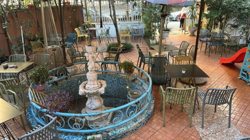 Tirane, shes bar-resorant Kati 0, 270 m² (rr. Prokop Mima)