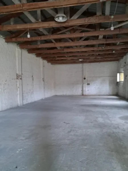 SHITET MAGAZINE  284 m² 365.000 € (Vaqarr)