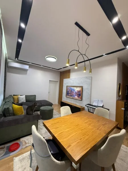 Tirane, jepet me qera apartament 2+1 Kati 3, 90 m² 550 € (Kompleksi Mangalem.)