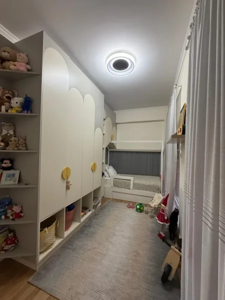 Tirane, jepet me qera apartament 2+1 Kati 3, 90 m² 550 € (Kompleksi Mangalem.)