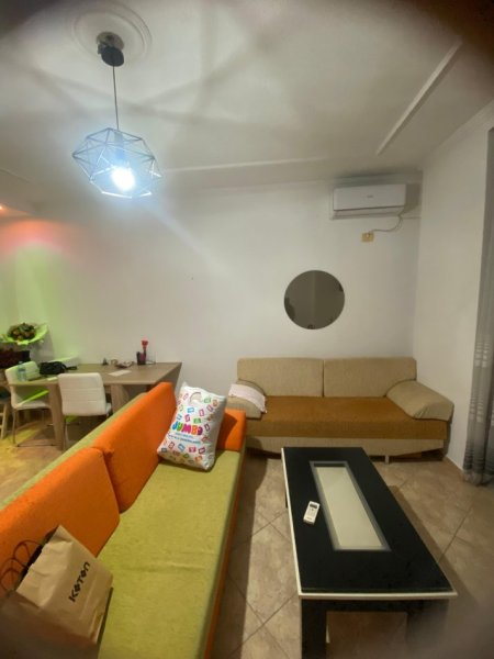 Jepet me Qera Apartament 2+1+2 prane Shkolles Harry Fultz tek Stacioni i Trenit,   600 €uro