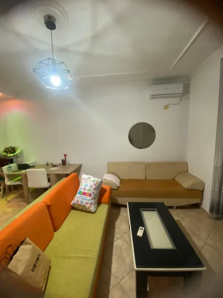 Jepet me Qera Apartament 2+1+2 prane Shkolles Harry Fultz tek Stacioni i Trenit,   600 €uro