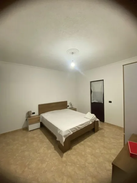 Jepet me Qera Apartament 2+1+2 prane Shkolles Harry Fultz tek Stacioni i Trenit,   600 €uro