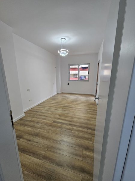 Tirane, shitet apartament 2+1 , 76 m² 120.000 € (Astir)