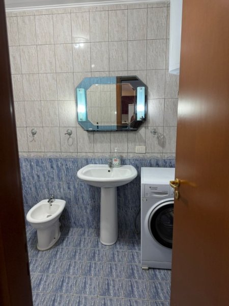 Tirane, jepet me qera apartament 1+1 Kati 5, 74 m² 600 € (Rruga Don Bosko- Vizion Plus)