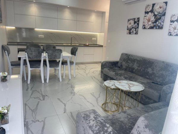 Tirane, jepet me qera apartament 2+1+Ballkon Kati 6, 80 m² 800 € (Fusha Aviacionit)