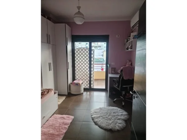 Tirane, shitet apartament 2+1+Ballkon Kati 6, 130 m² 255.000 € (Kodra Diellit, Tiranë.)