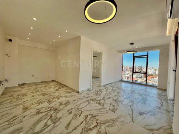 Tirane, jepet me qera ambjent biznesi Kati 7, 70 m² 1.000 € (Neom130058)
