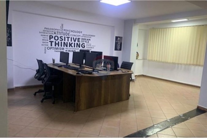 Tirane, jepet me qera zyre Kati 2, 120 m² 850 € (ISH PARKU)